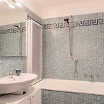 Penthouse With Terrace In The Heart Of Appartamento *