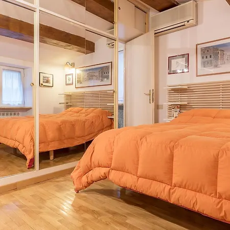 Appartement Penthouse With Terrace In The Heart Of Rome