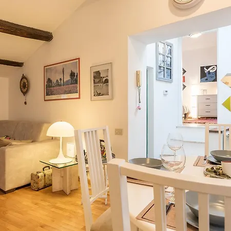 アパート Penthouse With Terrace In The Heart Of
