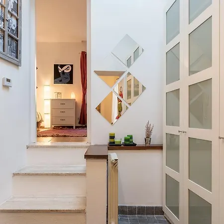 アパート Penthouse With Terrace In The Heart Of